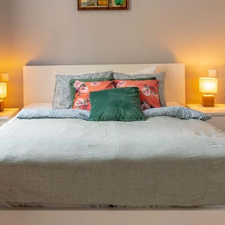 Maria Topfive With Free Private Parking Apartamento Budapeste Exterior foto