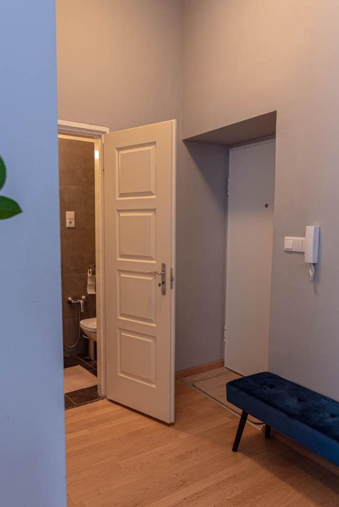 Maria Topfive With Free Private Parking Apartamento Budapeste Exterior foto