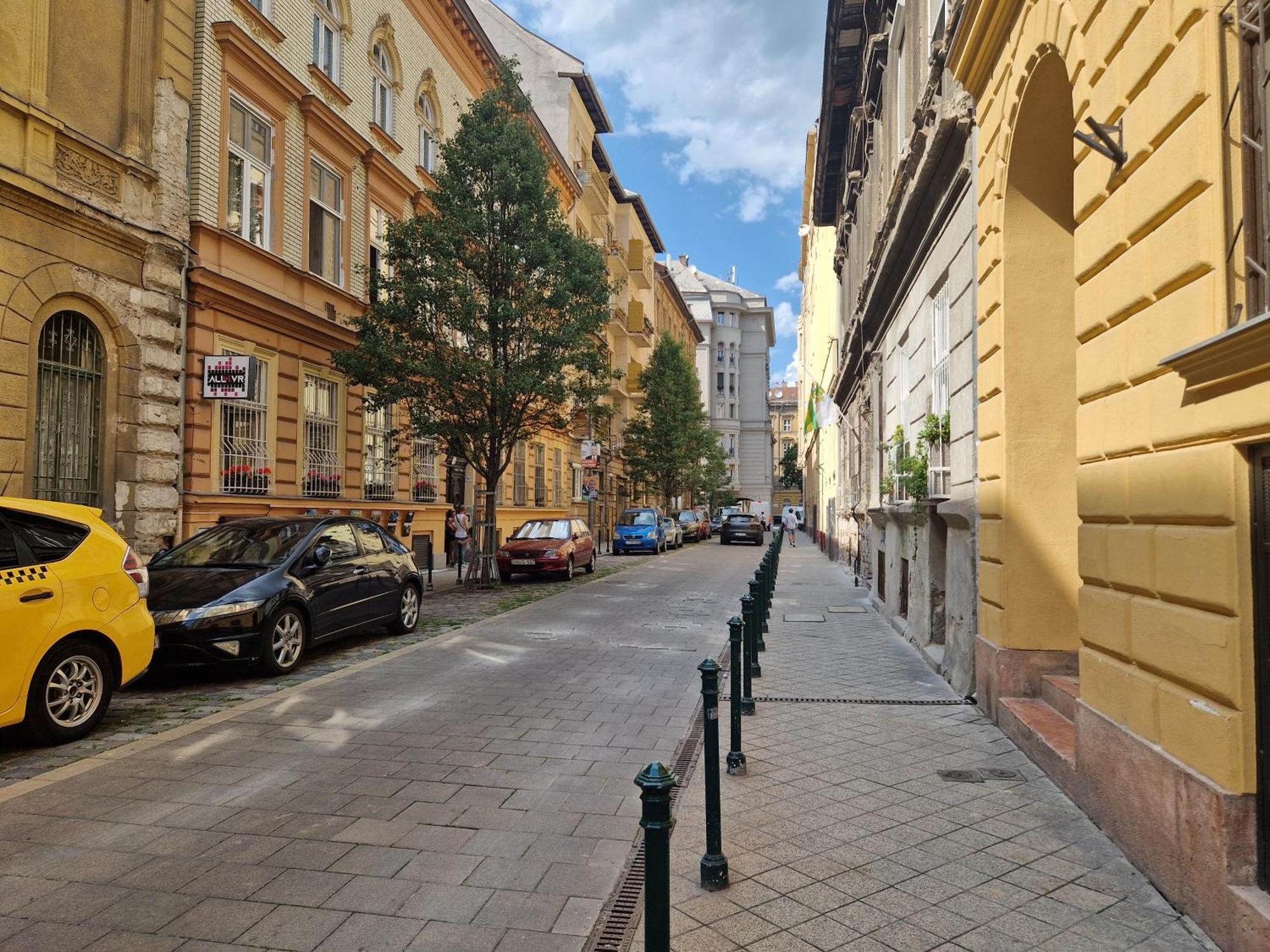 Maria Topfive With Free Private Parking Apartamento Budapeste Exterior foto